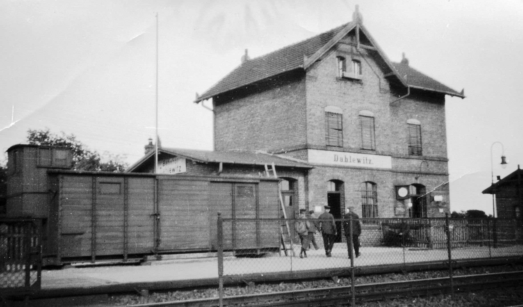 Bahnhof Dahlewitz vor dem Krieg
(aus der Sammlung des Vereins Historisches Dorf Dahlewitz)